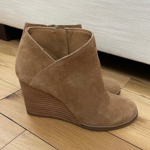 yakeena wedge bootie